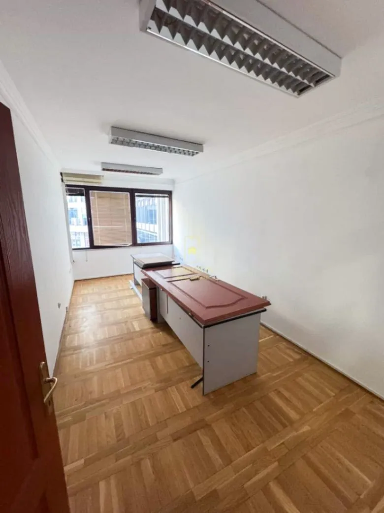 Izdavanje, poslovni prostor, 92m², Preko Morače, Podgorica
