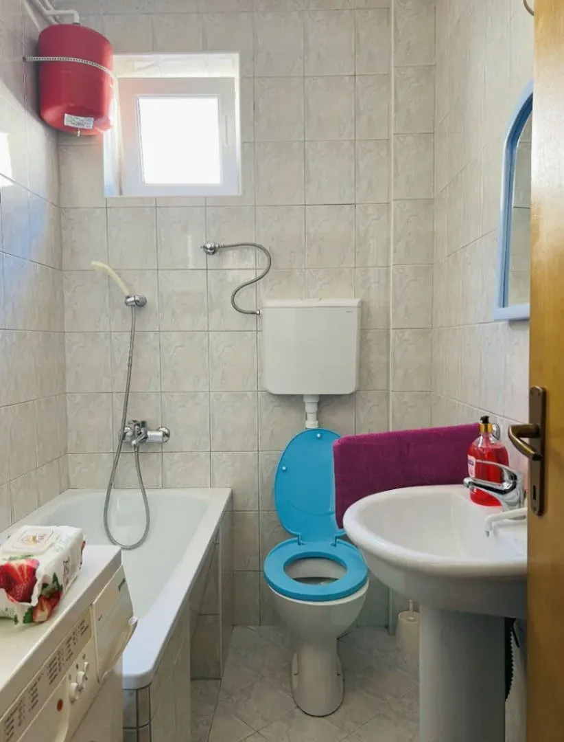 Izdavanje, dvosoban stan, 64m², Plužine, Crna Gora