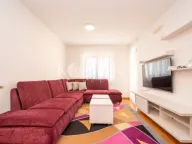 Izdavanje, jednosoban stan, 43m², City Kvart, Podgorica - image 1