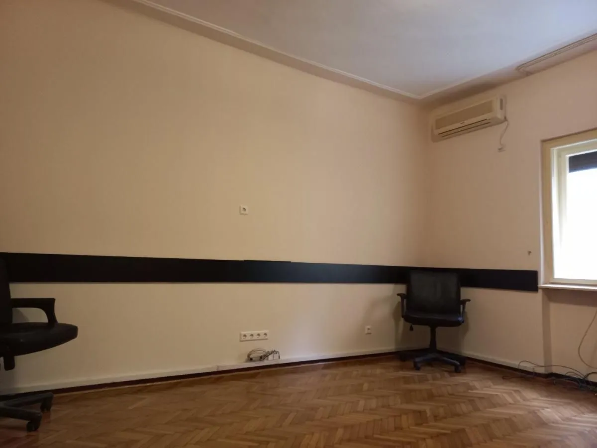 Izdavanje, poslovni prostor, 122m², Klinički Centar, Beograd