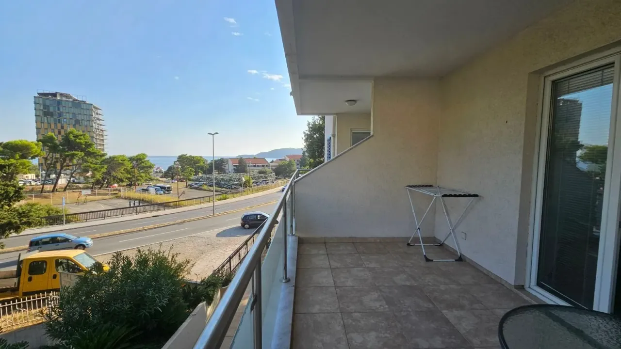 Prodaja, dvosoban stan, 90m², Bečići, Budva