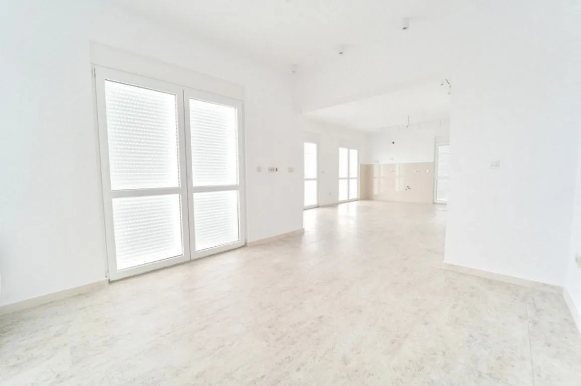 Sale, house, 184m², Hladna Uvala, Bar