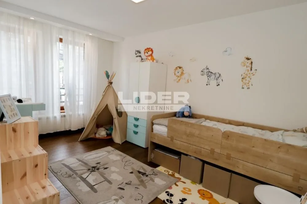 Sale, four bedroom apartment, 115m², Južni Bulevar, Vračar Sve Podlokacije