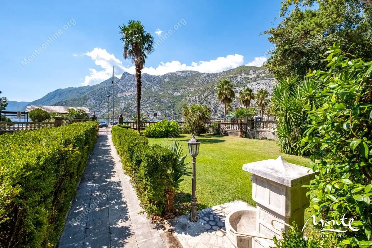 Sale, house, 112m², Risan, Kotor