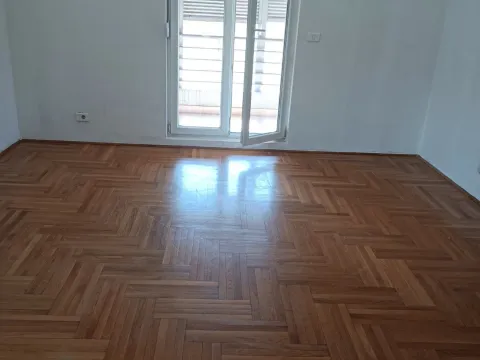 Prodaja, jednosoban stan, 48m², Stari Aerodrom, Podgorica - image 3