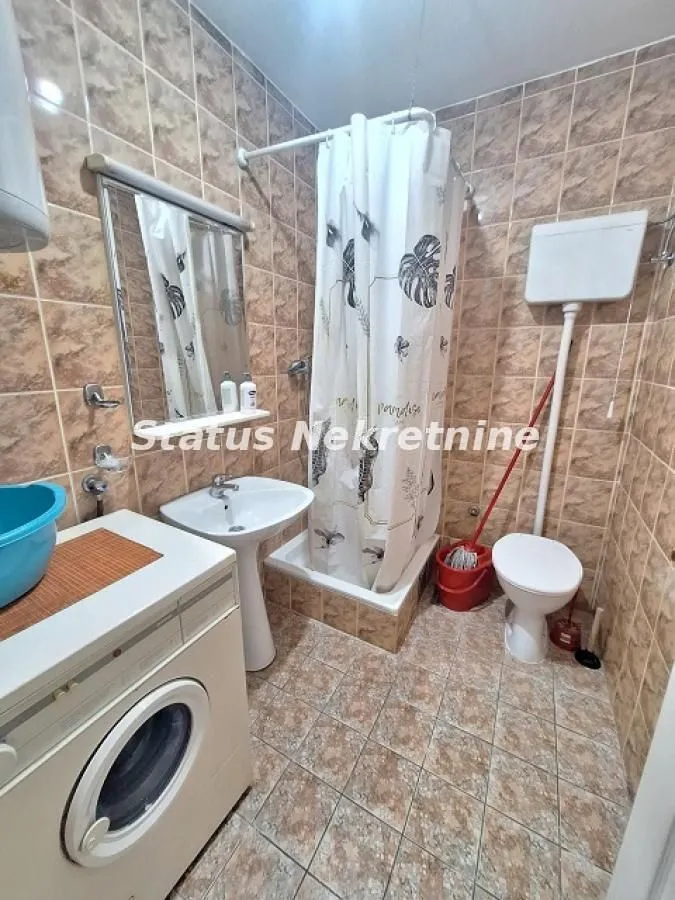 Izdavanje, garsonjera, 30m², Bulevar Oslobodjenja, Novi Sad Sve Podlokacije