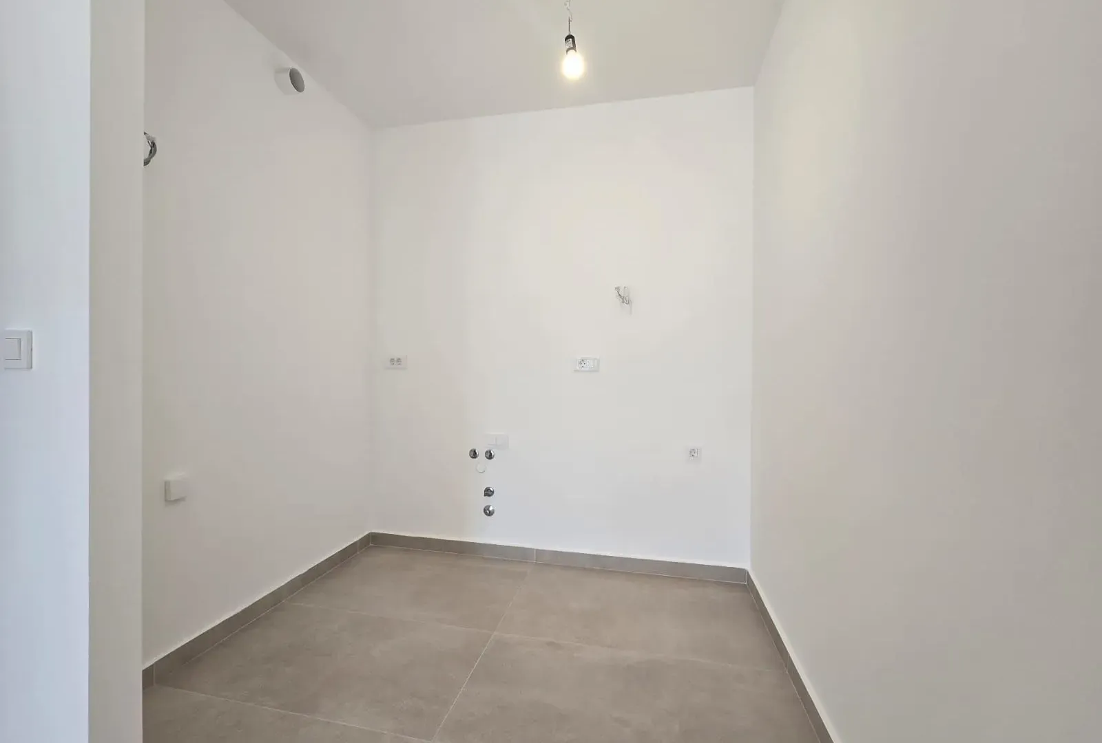 Izdavanje, jednosoban stan, 47m², City Kvart, Podgorica