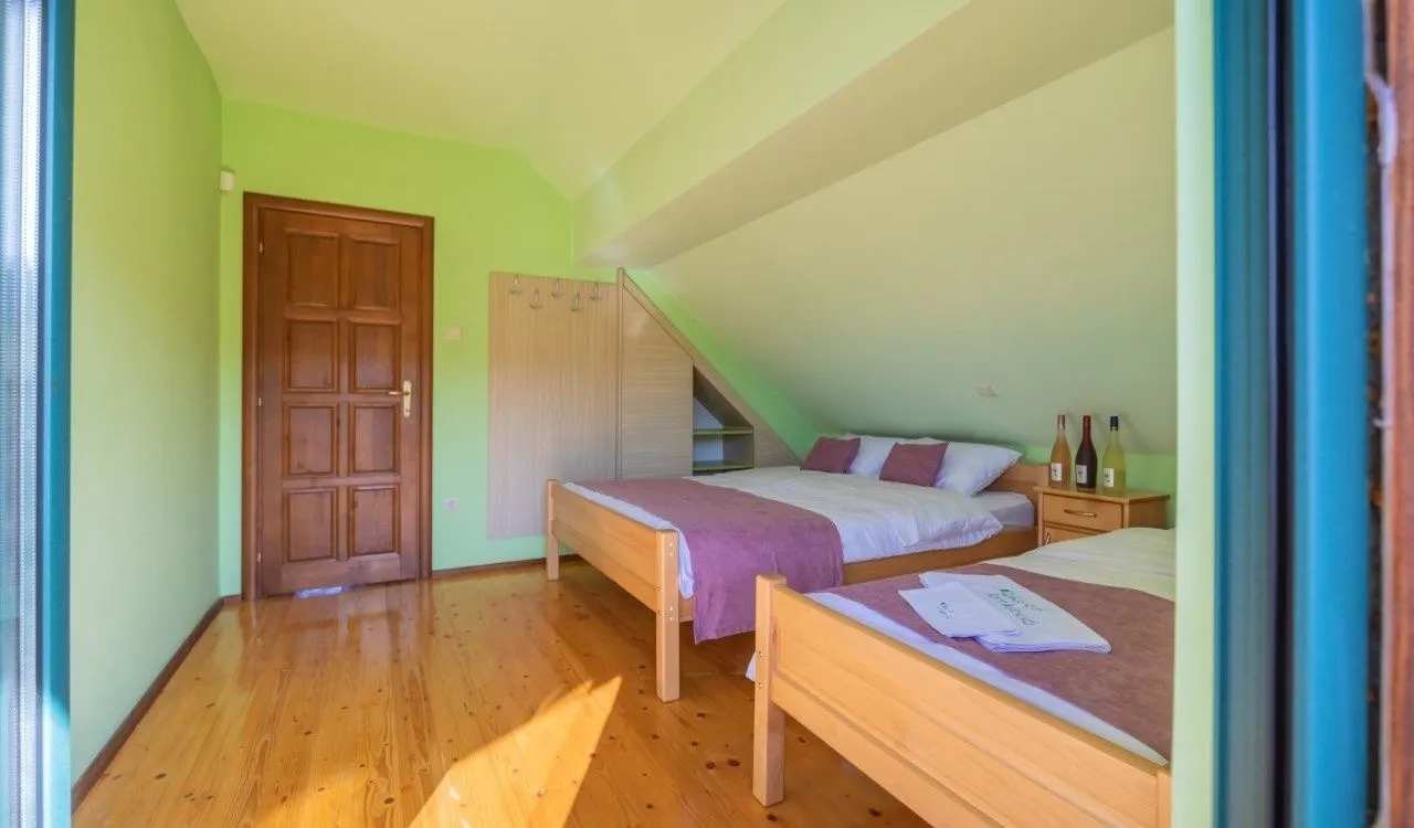 Prodaja, kuća, 300m², Motički gaj, Žabljak