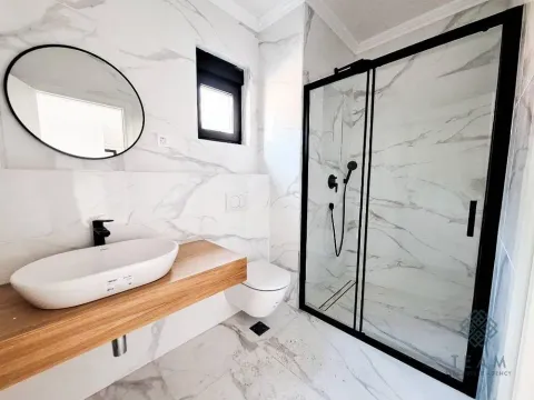 Sale, two bedroom apartment, 81m², Rafailovići, Budva - image 7