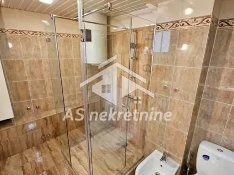 Izdavanje, trosoban stan, 80m², Stari Grad, Beograd - image 19
