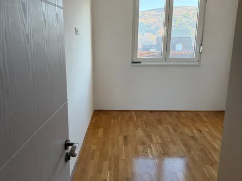 Prodaja, dvosoban stan, 46m², Dalmatinska ulica, Podgorica - image 4