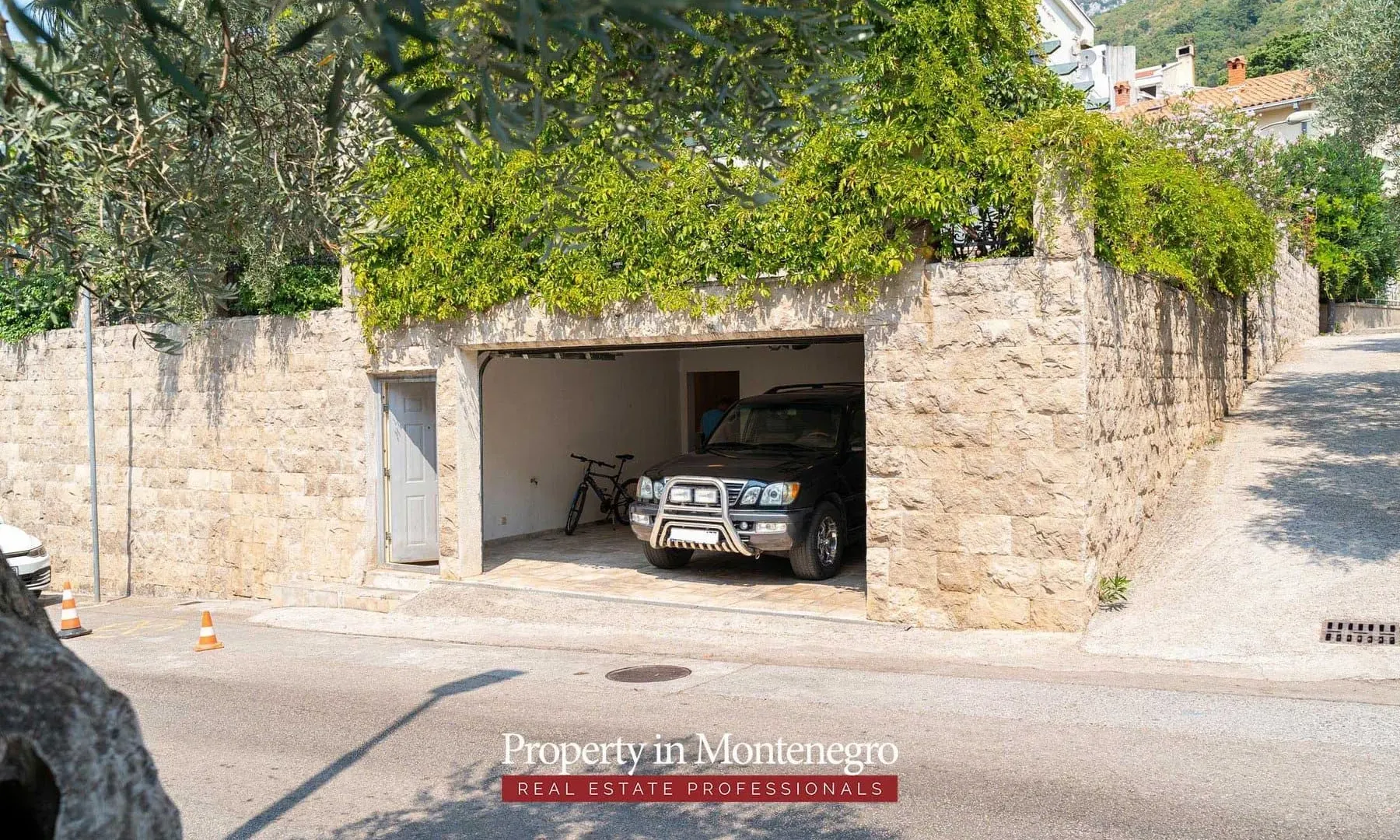 Sale, house, 971m², Petrovac, Budva