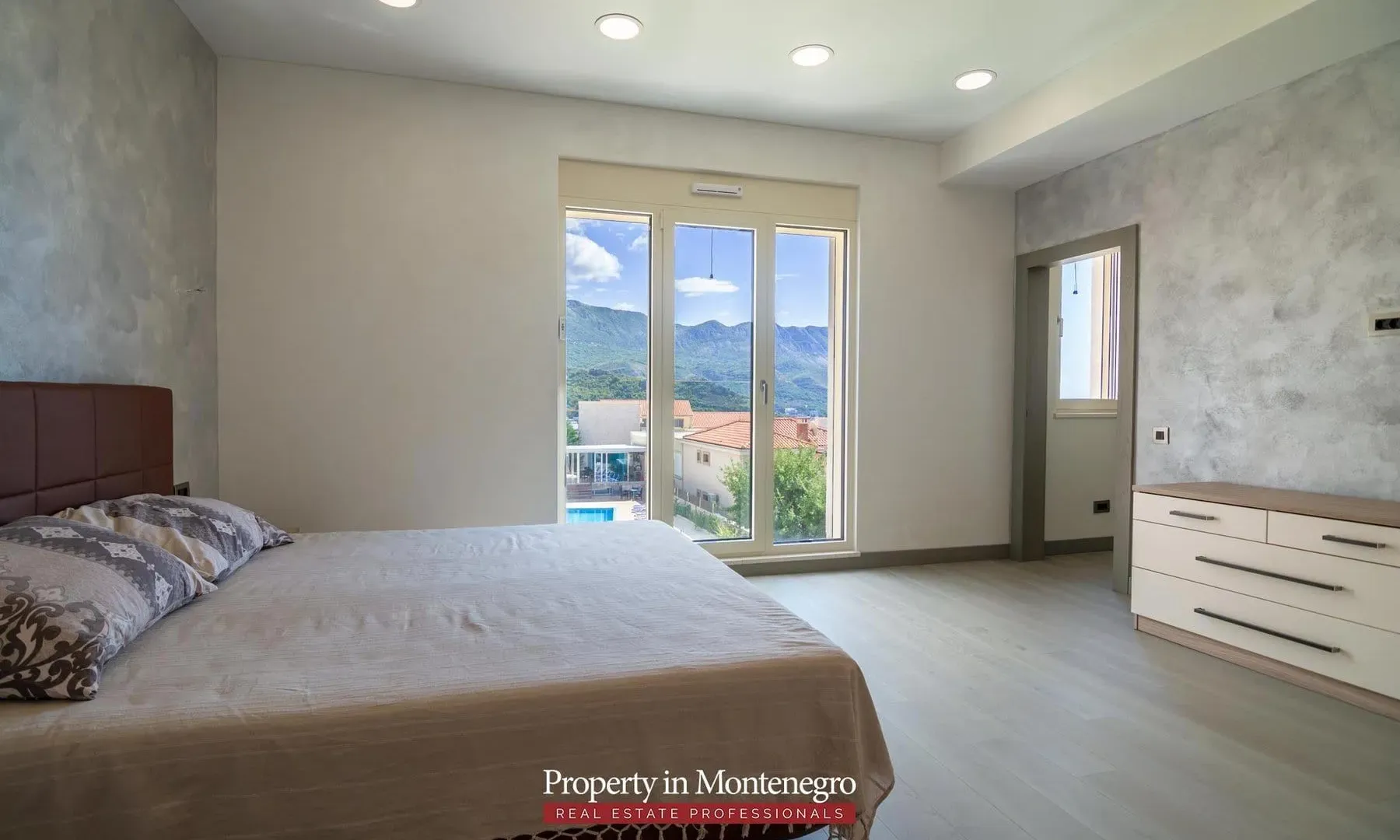 Sale, house, 400m², Bečići, Budva