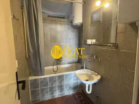 Prodaja, trosoban stan, 65m², Centar, Inđija - image 8