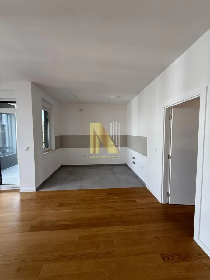 Prodaja, četvorosoban stan, 116m², Bulevar Evrope, Novi Sad Sve Podlokacije