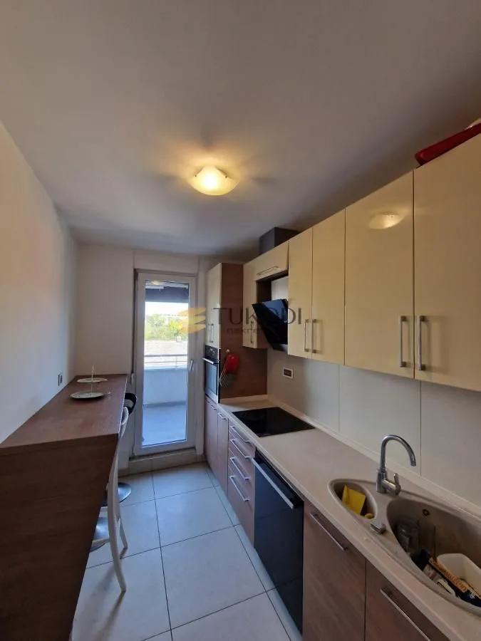 Prodaja, trosoban stan, 86m², Adamovićevo Naselje, Novi Sad Sve Podlokacije