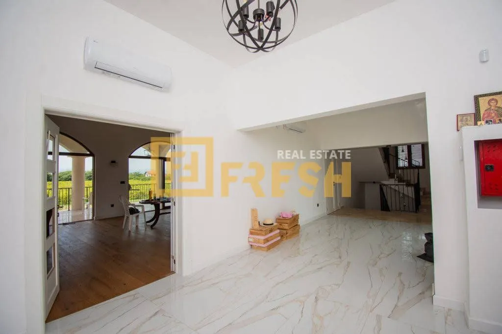 Rent, house, 700m², Zeta, Podgorica