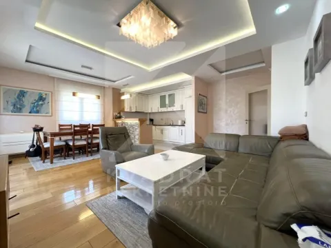 Prodaja, trosoban stan, 100m², 1 maj, Podgorica - image 2