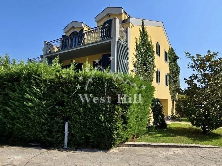 Sale, house, 174m², Lastva Grbaljska, Kotor