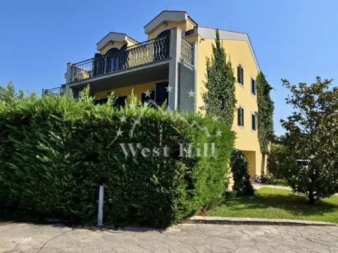 Prodaja, kuća, 174m², Lastva Grbaljska, Kotor