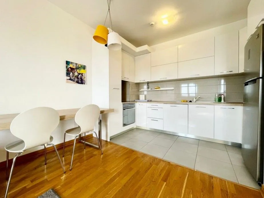 Izdavanje, dvosoban stan, 65m², City Kvart, Podgorica