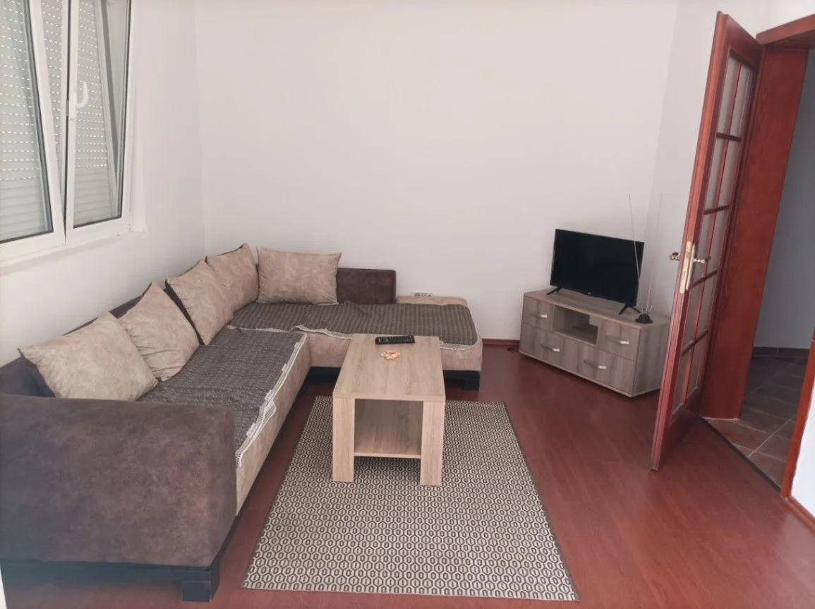 Izdavanje, jednosoban stan, 49m², Sutomore, Bar