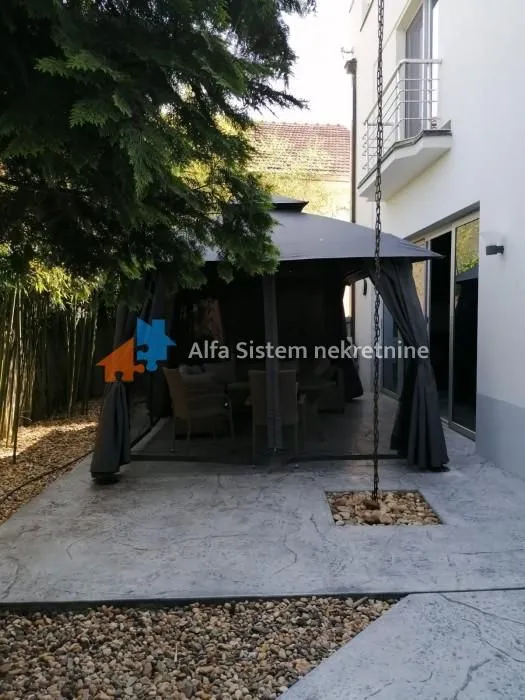 Rent, house, 365m², Uciteljsko Naselje, Zvezdara Sve Podlokacije