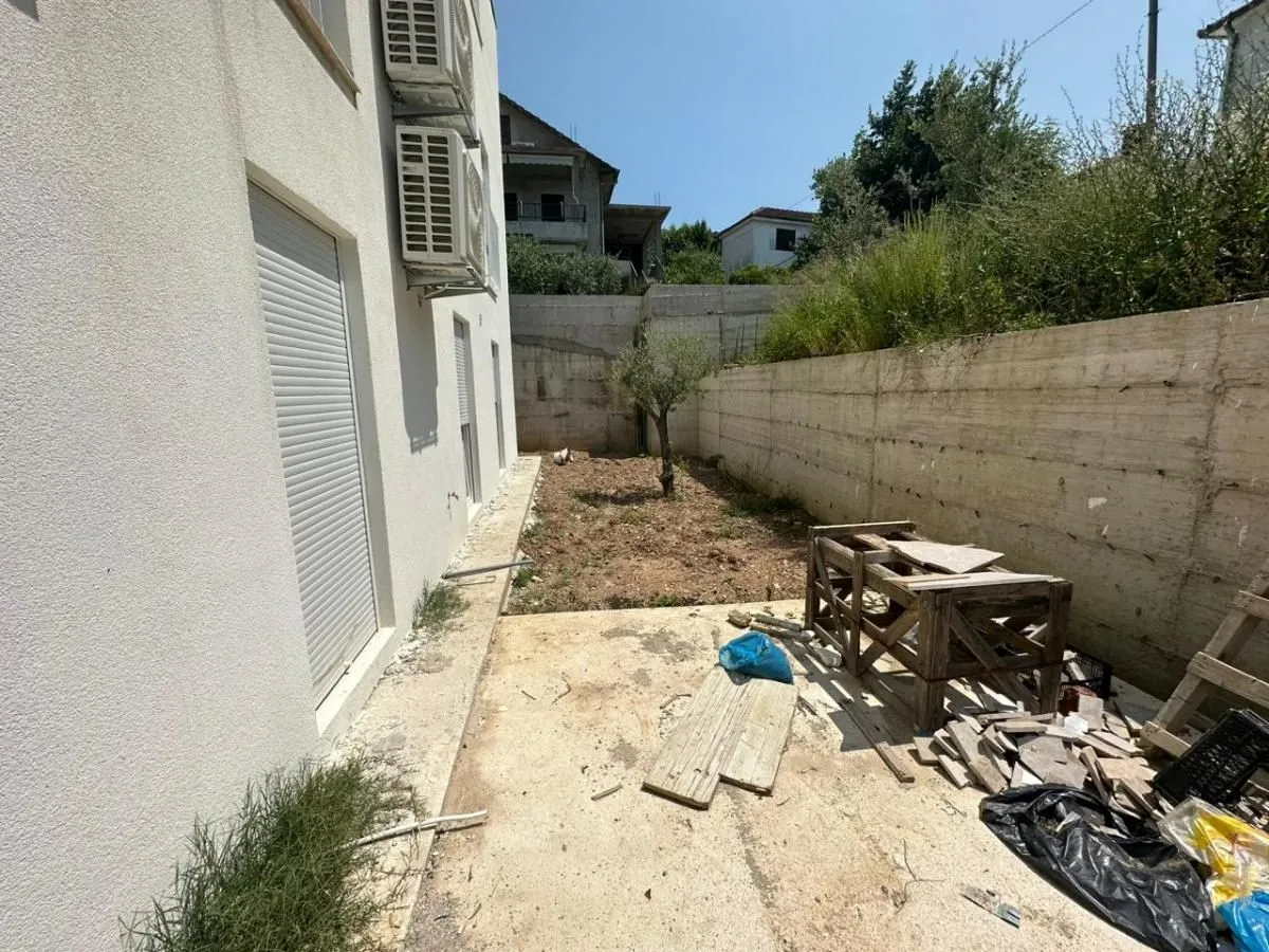 Prodaja, trosoban stan, 90m², Tivat, Crna Gora