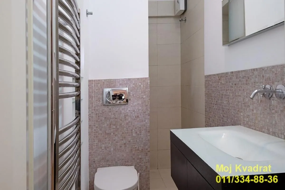 Prodaja, četvorosoban stan, 105m², Vračar Sve Podlokacije, Beograd