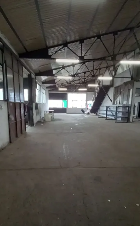 Prodaja, poslovni prostor, 647m², Leštane, Grocka