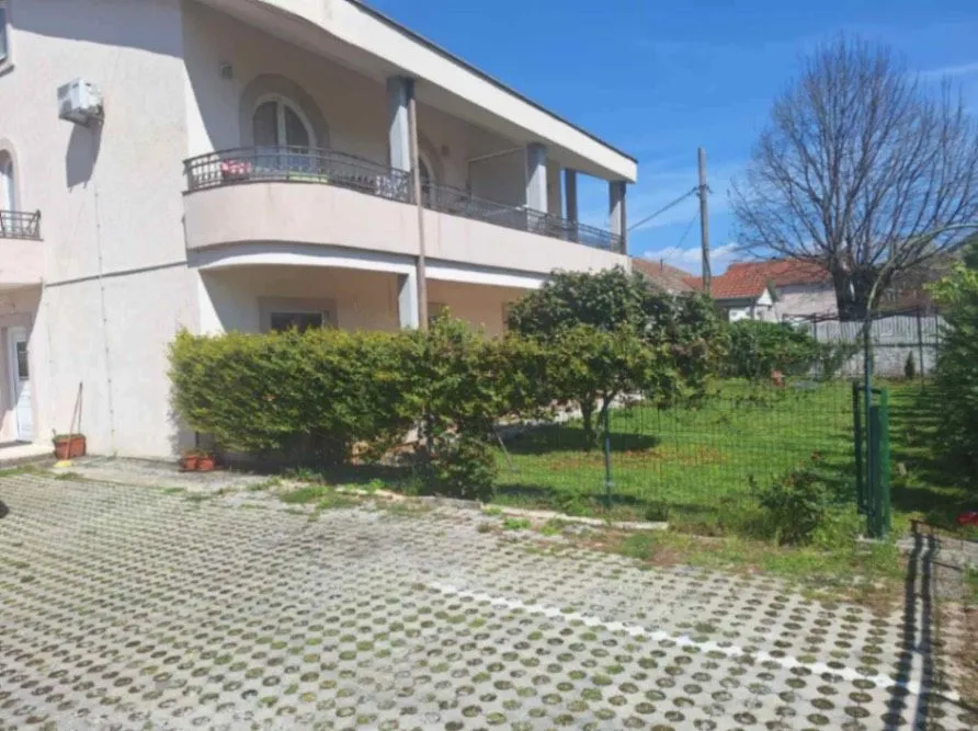 Rent, two bedroom apartment, 120m², Tološi, Podgorica