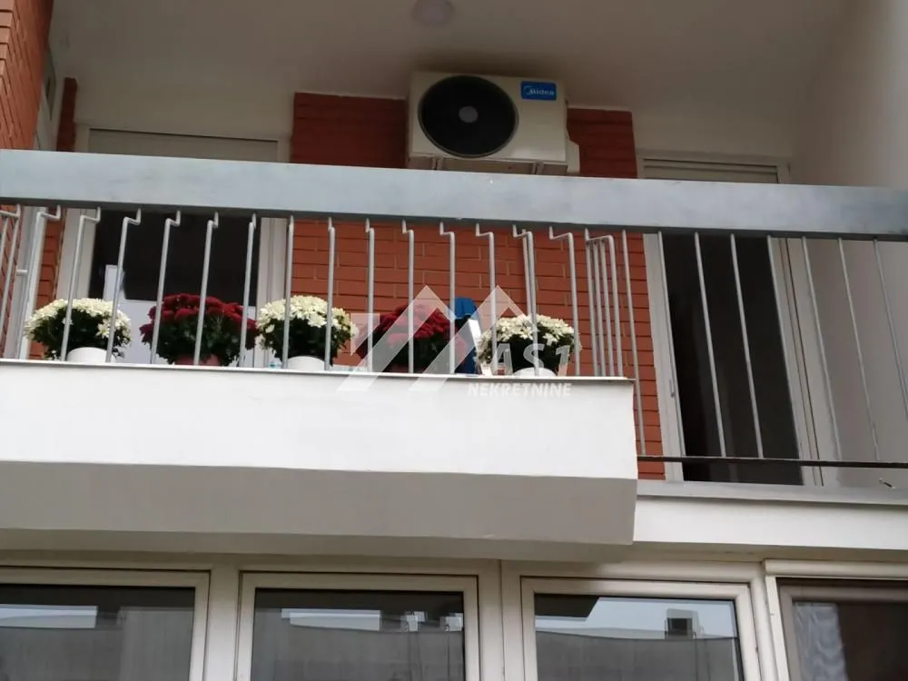 Izdavanje, trosoban stan, 72m², Sajam, Novi Sad Sve Podlokacije