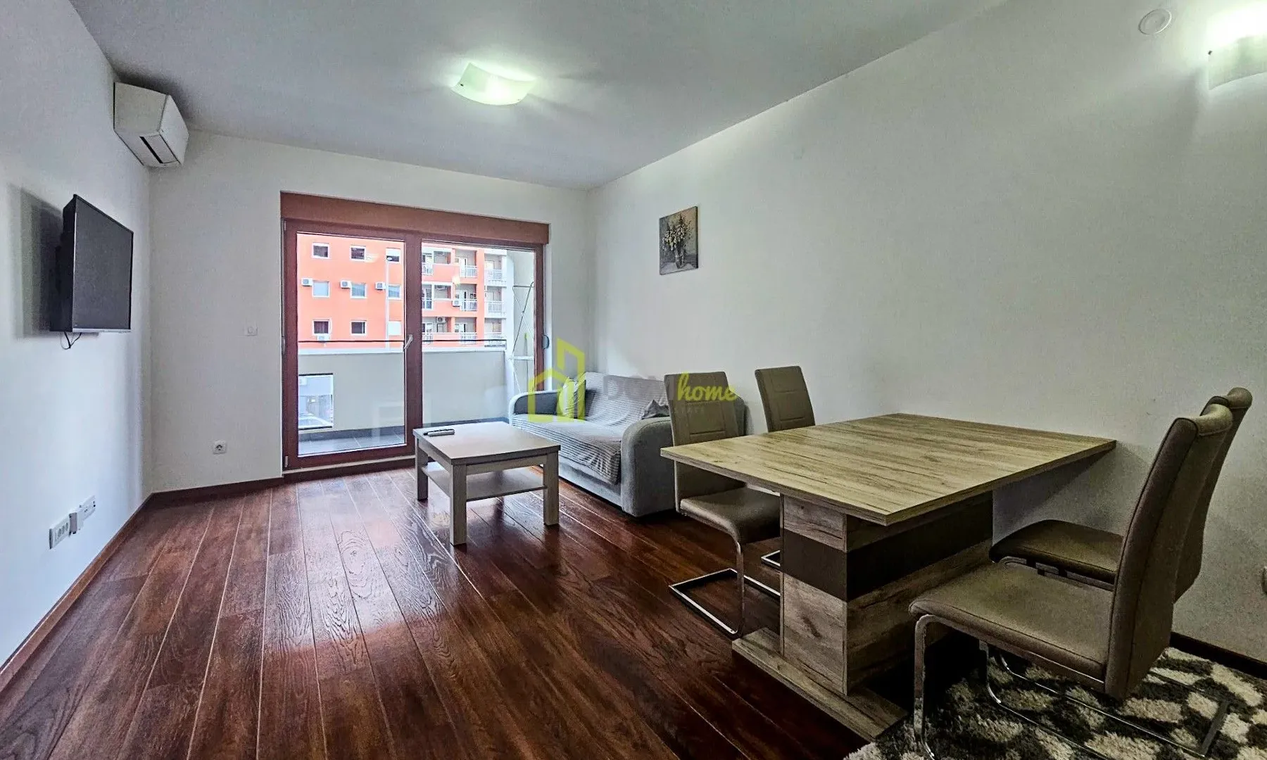 Izdavanje, jednosoban stan, 50m², Master Kvart, Podgorica