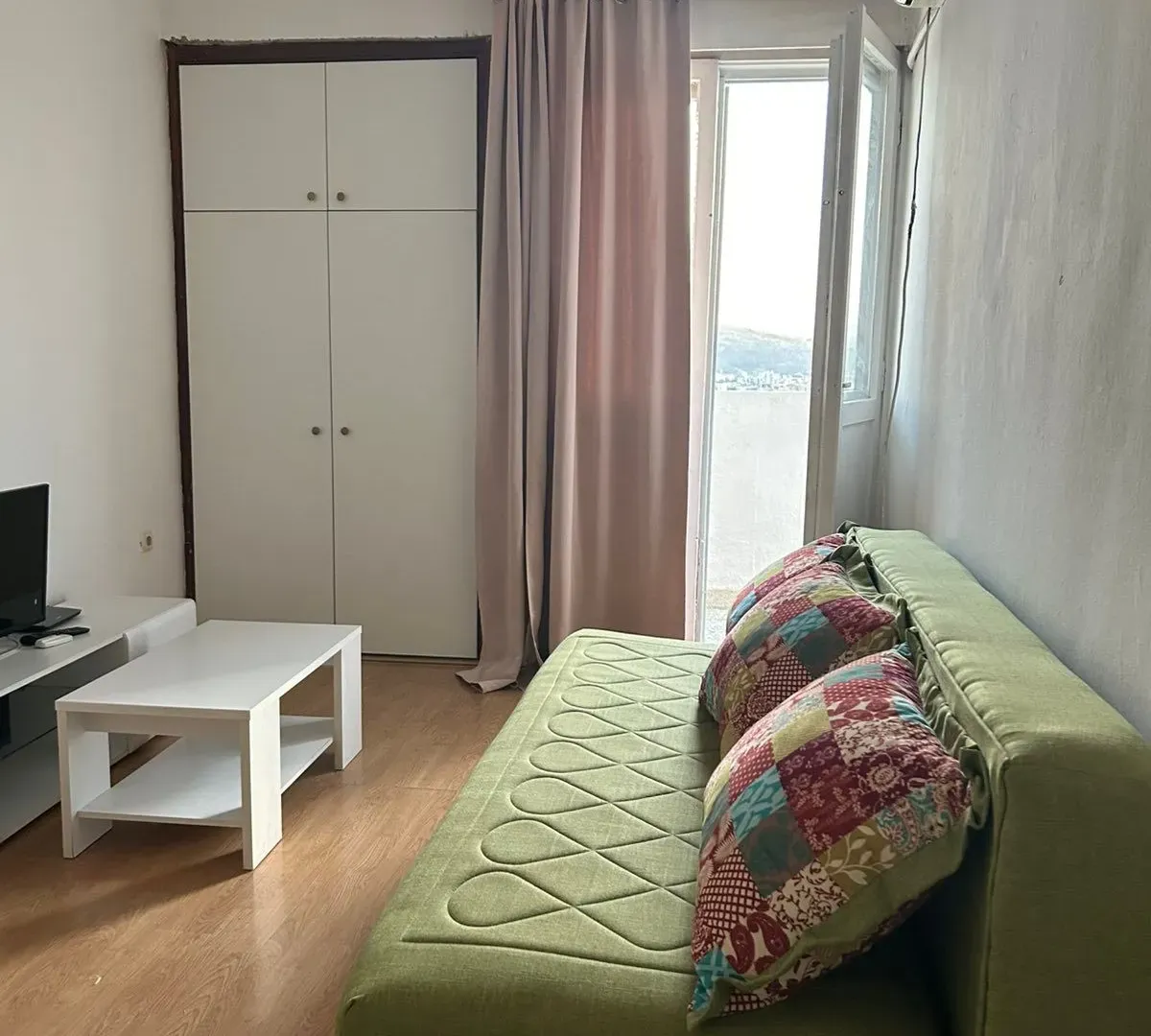 Rent, one bedroom apartment, 25m², Pobrežje, Podgorica