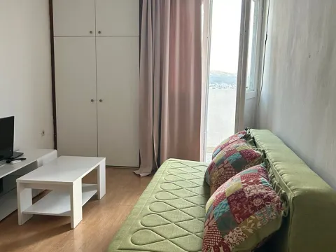 Rent, one bedroom apartment, 25m², Pobrežje, Podgorica - image 2