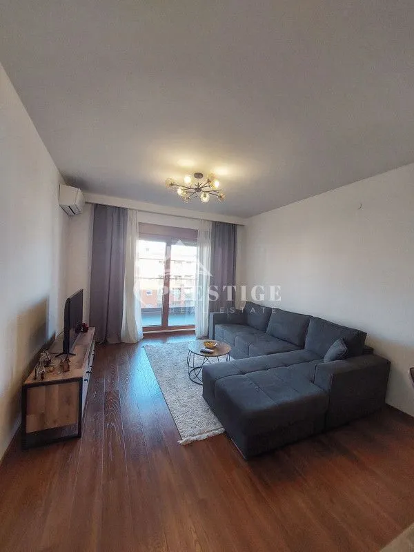 Izdavanje, jednosoban stan, 47m², Master Kvart, Podgorica