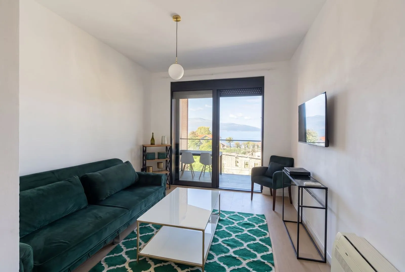 Prodaja, trosoban stan, 50m², Tivat, Crna Gora