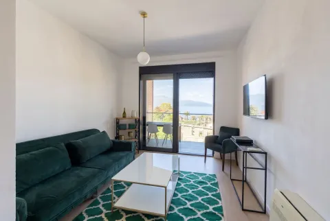 Prodaja, trosoban stan, 50m², Tivat, Crna Gora - image 2
