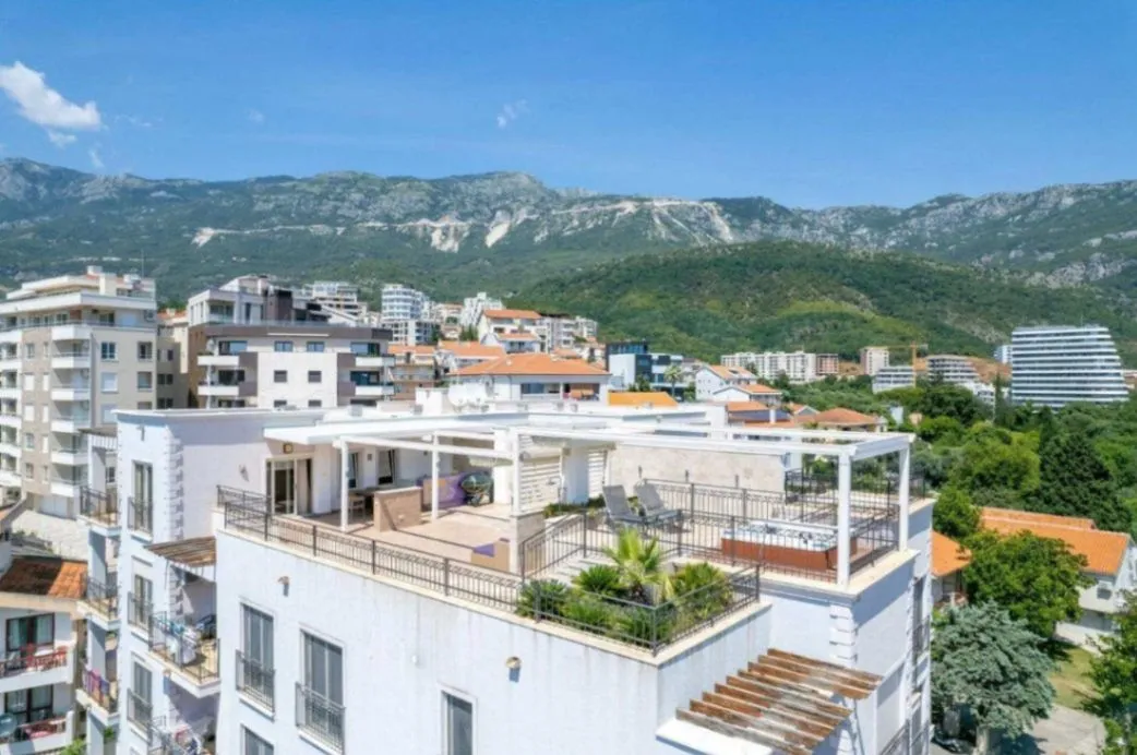 Prodaja, dvosoban stan, 265m², Bečići, Budva