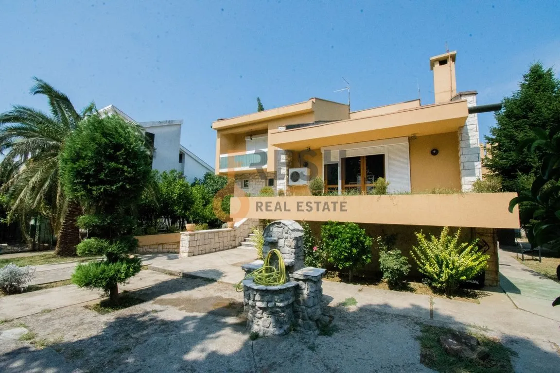 Sale, house, 330m², Masline, Podgorica