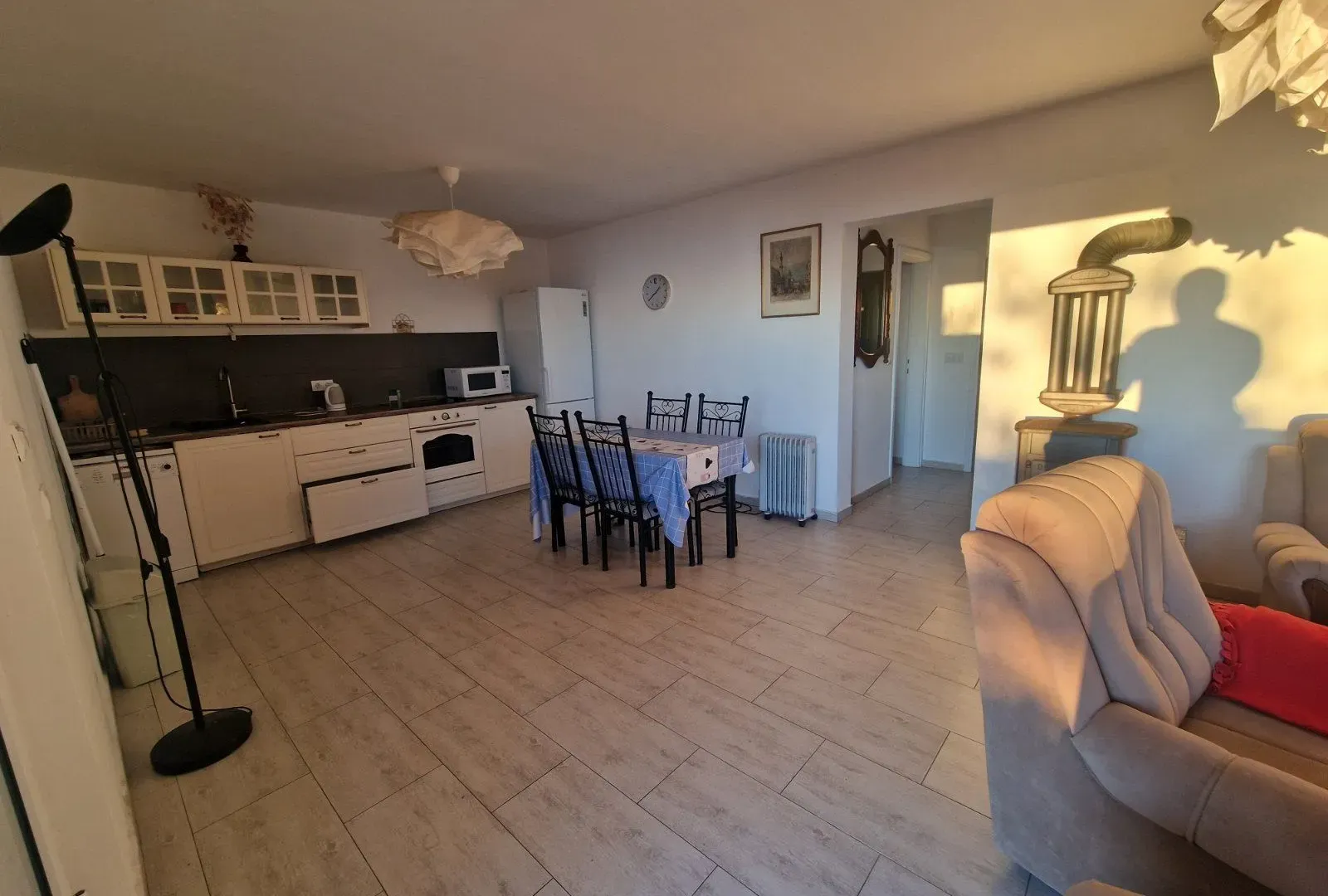 Izdavanje, dvosoban stan, 75m², Seoce, Budva