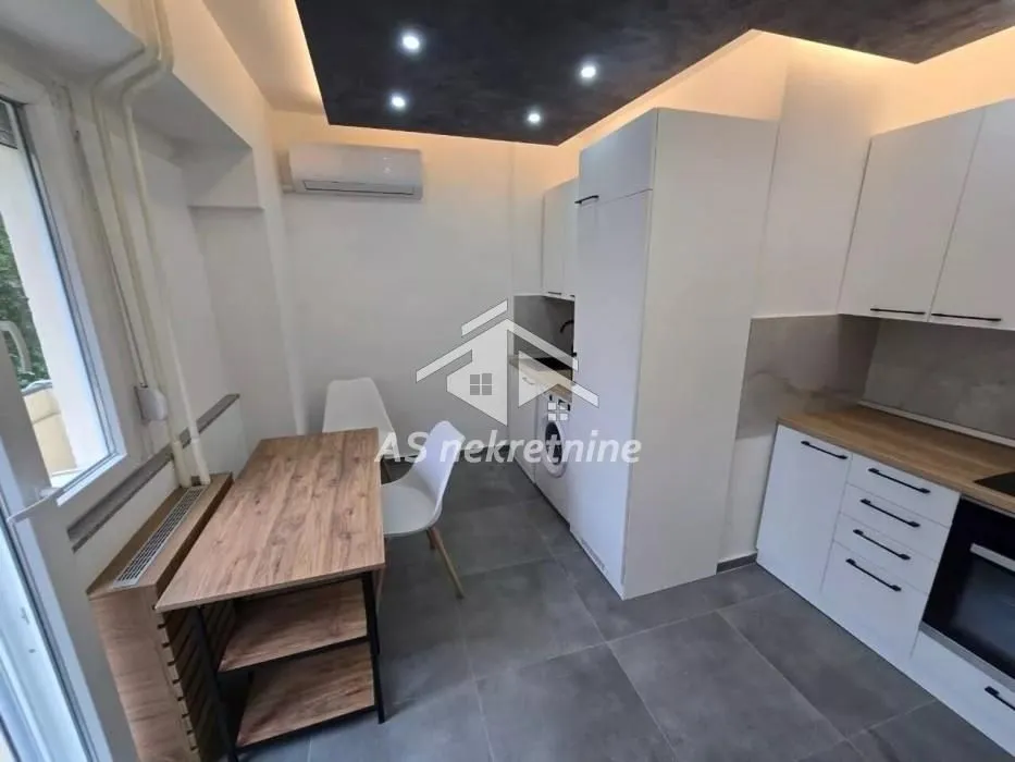 Izdavanje, jednosoban stan, 40m², Tošin bunar, Novi Beograd Sve Podlokacije