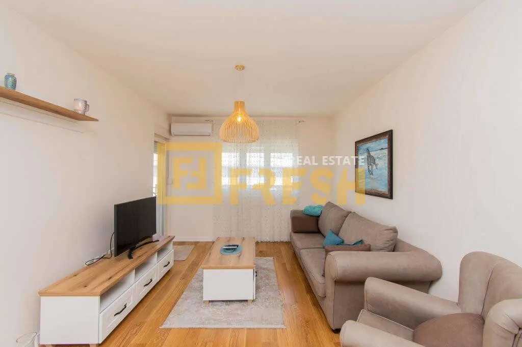 Izdavanje, jednosoban stan, 50m², City Kvart, Podgorica