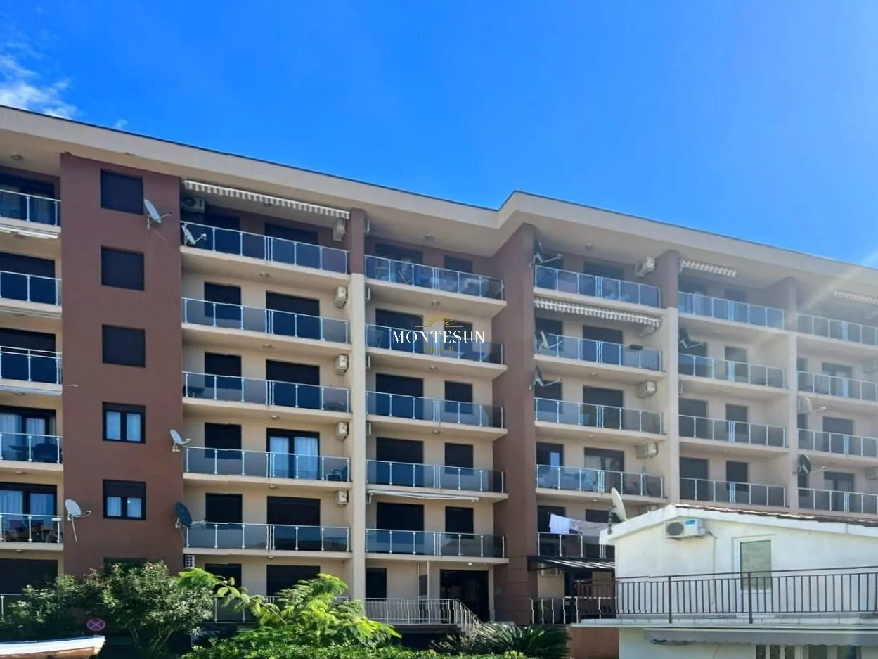 Rent, one bedroom apartment, 41m², Bečići, Budva