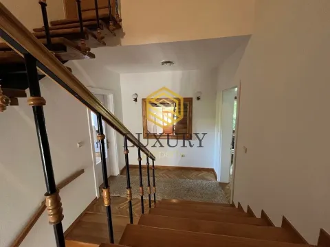 Rent, house, 200m², Dalmatinska ulica, Podgorica - image 12