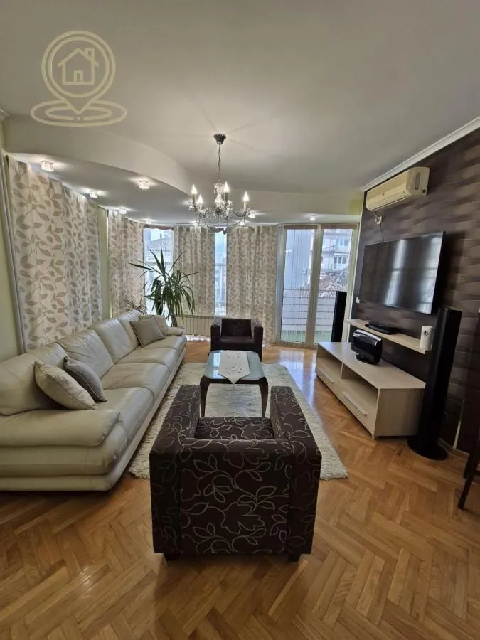 Izdavanje, trosoban stan, 68m², Centar, Kragujevac