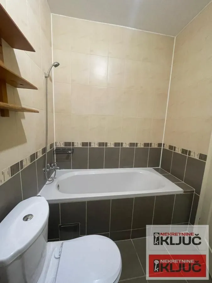 Izdavanje, dvosoban stan, 52m², Nova Detelinara, Novi Sad Sve Podlokacije