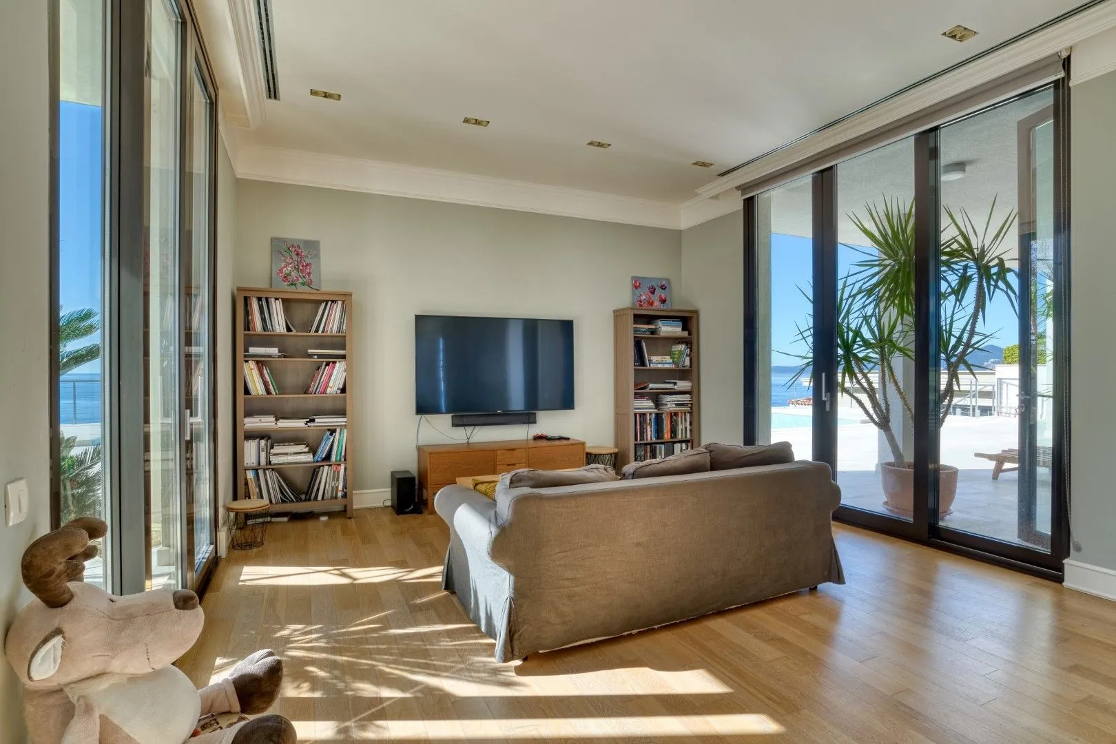 Sale, two bedroom apartment, 131m², Rijeka Reževići, Budva