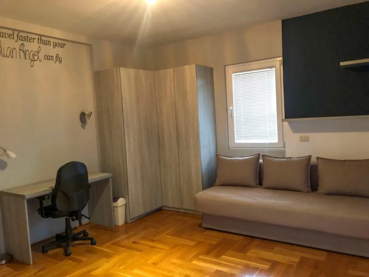 Rent, three bedroom apartment, 191m², Tivat, Crna Gora