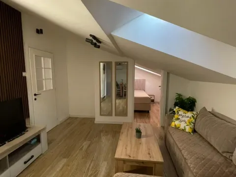Prodaja, jednosoban stan, 37m², Stari Aerodrom, Podgorica - image 2